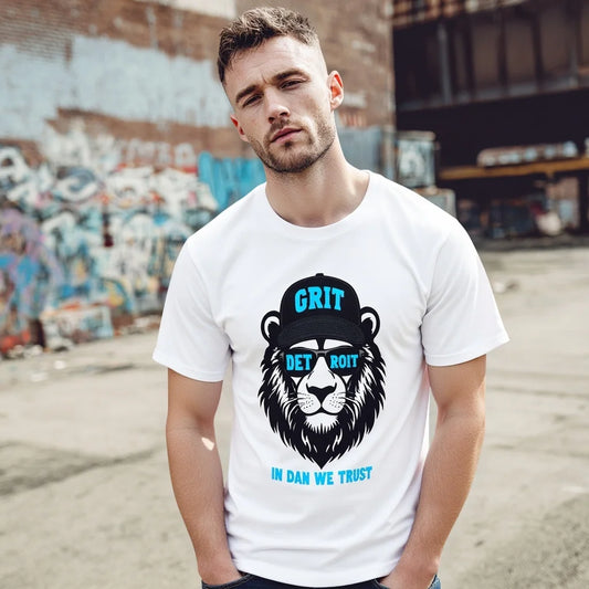Graphic Tee Design Men's Casual T Shirt Lion Head Print GRIT DET ROIT IN DAN WE TRUST Streetwear Fashion Top for Outdoor Activities